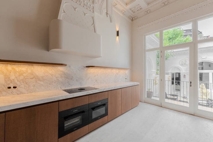 ANTWERP SOUTH – Impressive Neoclassical mansion