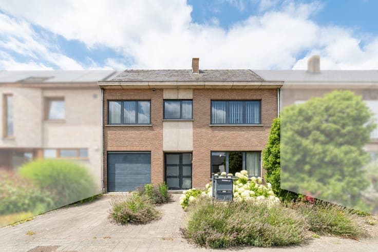 Investment property with 3.45% net annual return