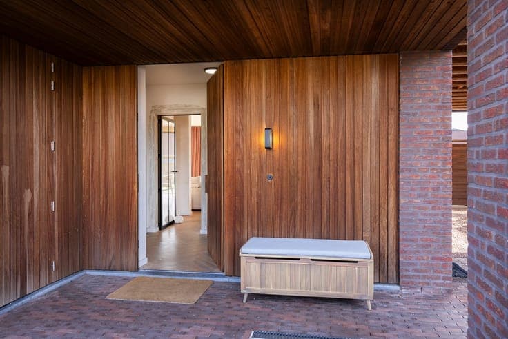 Heel recente, energiezuinige woning met 4 slaapkamers.