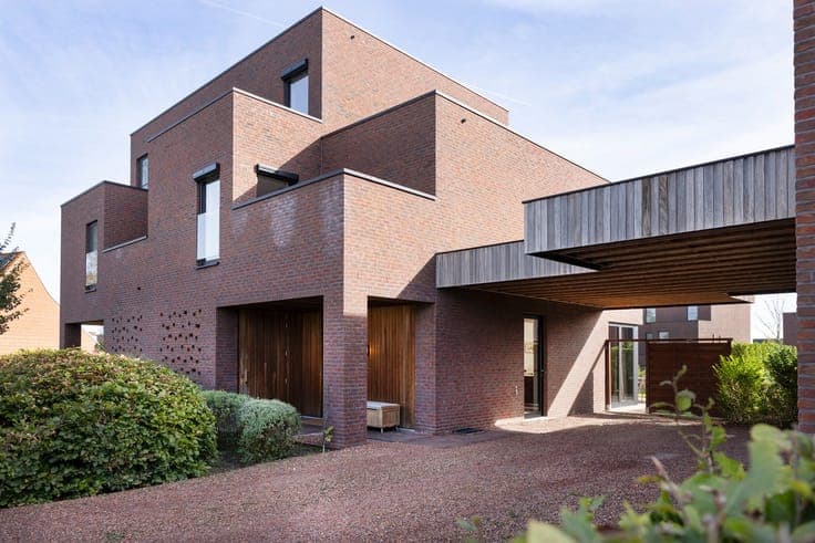 Heel recente, energiezuinige woning met 4 slaapkamers.