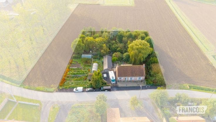 Enjoy peaceful country living on a spacious 2,295 m² plot i…