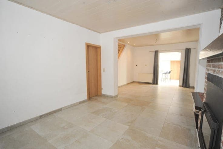 Move-in ready semi-detached house with garage in Opwijk