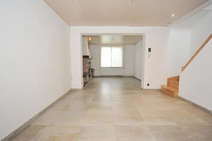 Move-in ready semi-detached house with garage in Opwijk