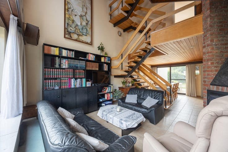 ARCHITECTENWONING MET 4 SLAAPKAMERS EN GARAGE
