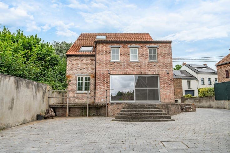 House in Lincent