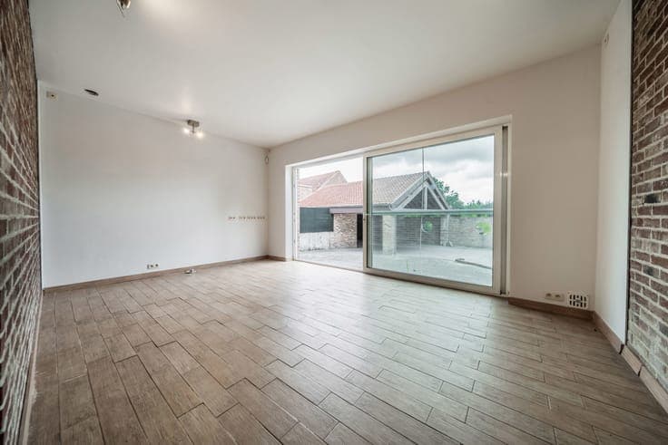 House in Lincent