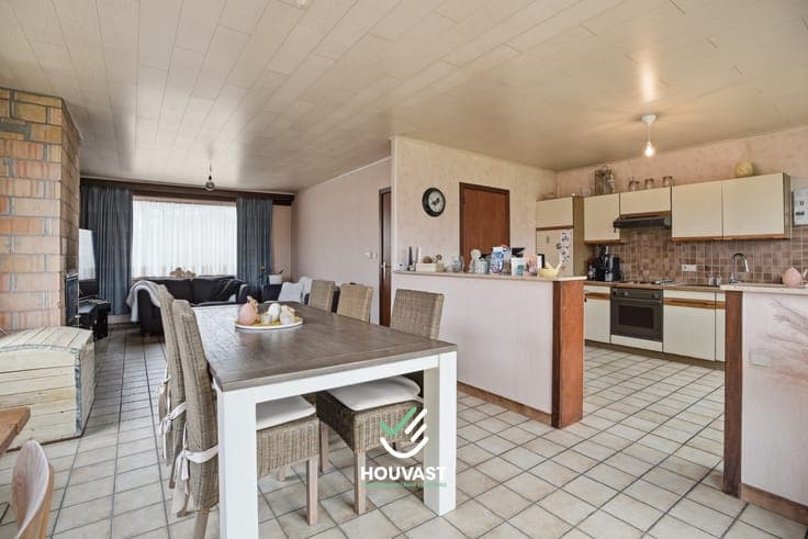 Te koop - Woning met 3 slaapkamers en veel potentieel in ...