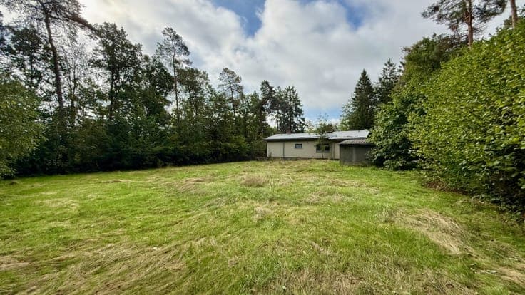 --- NOUVEAU --- Bungalow quatre façades avec 2 chambres, ...
