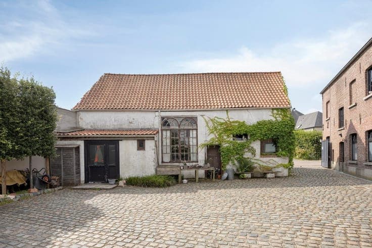 Schuur met potentieel tot woonst