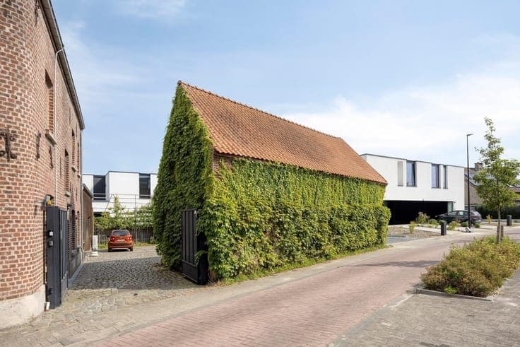Schuur met potentieel tot woonst