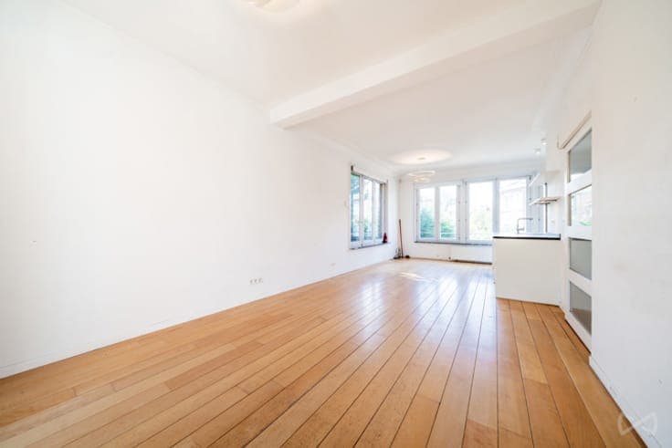 Three-sided single-family house in Uccle - to be renovated