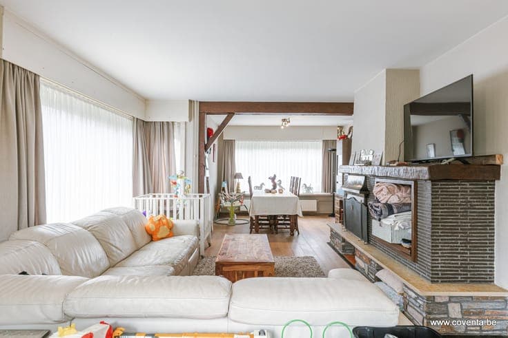 Residentieel gelegen alleenstaande woning te Roeselare