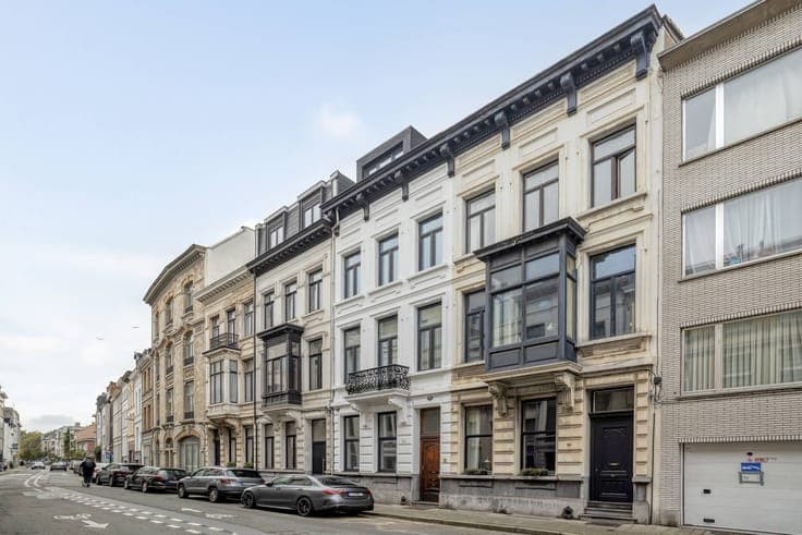 Unique mansion with garden and garage for sale in Antwerp