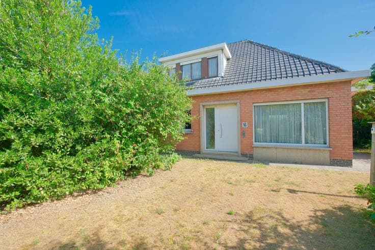 Lichtervelde - Rustig gelegen hoeve op perceel van 1.620 ...