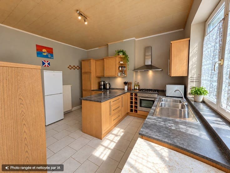 Maison 2 chambres à rénover avec cour