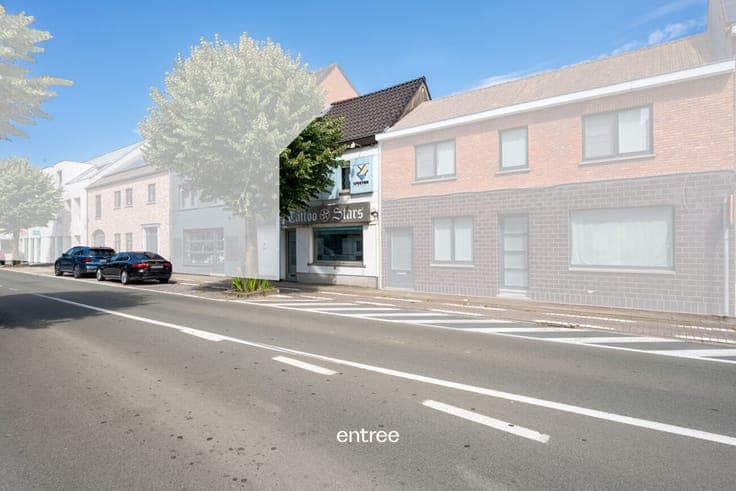 Commercial house to renovate with adjoining residential func