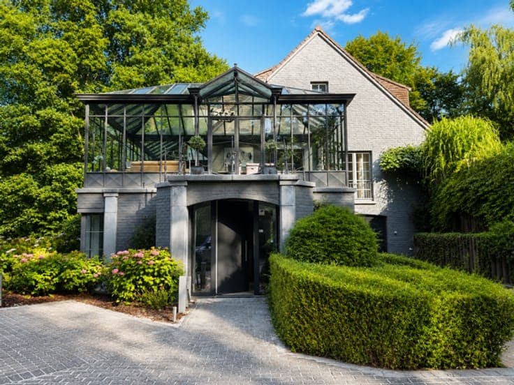 Exclusive doctor's house