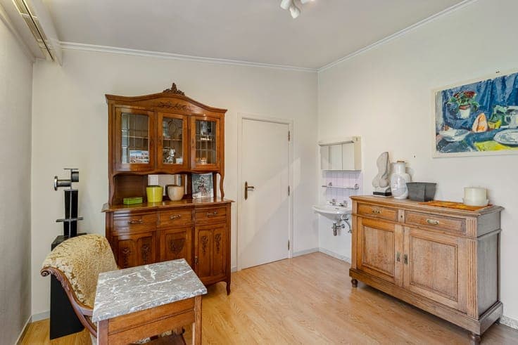 Te renoveren woning, gelegen op een perceel van 7 are 14 ...