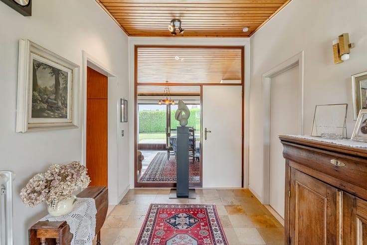 Te renoveren woning, gelegen op een perceel van 7 are 14 ...