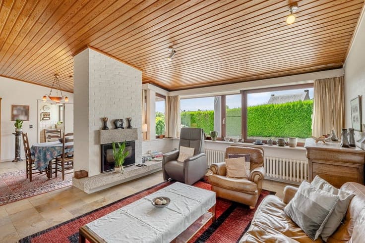 Te renoveren woning, gelegen op een perceel van 7 are 14 ...