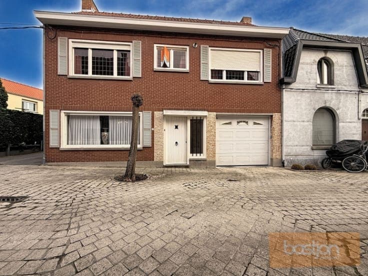 Ruime woning in rustige omgeving te Marke!