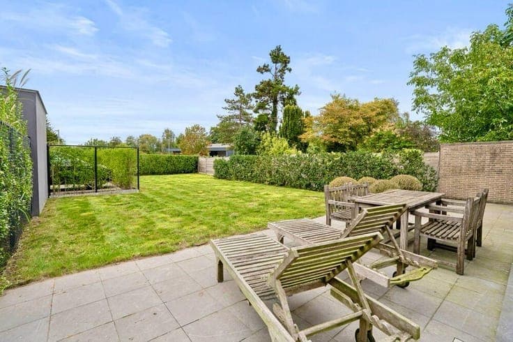 3-bed house with garden & garage in Lembeke