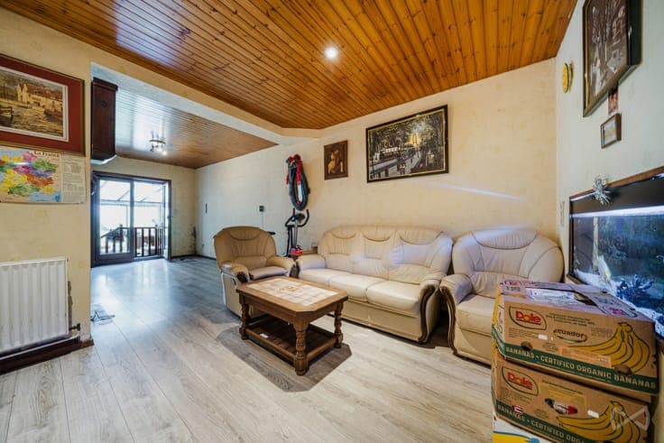 House in need of complete renovation in Wiener area