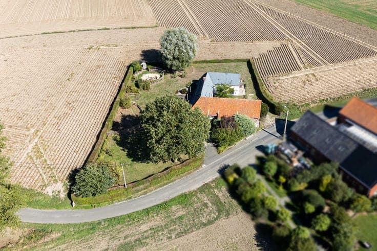 Charmante hoevewoning tussen de velden op 2.039m2