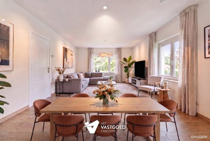 TE RENOVEREN KNUSSE WONING MET TUIN VAN 48A90CA EN LOODS EN