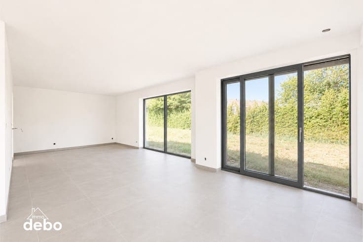 Halfopen energiezuinige nieuwbouwwoning met 3 slaapkamers...