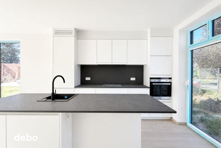 Halfopen energiezuinige nieuwbouwwoning met 3 slaapkamers...