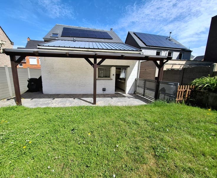 charming 2bedroom house with sunny garden