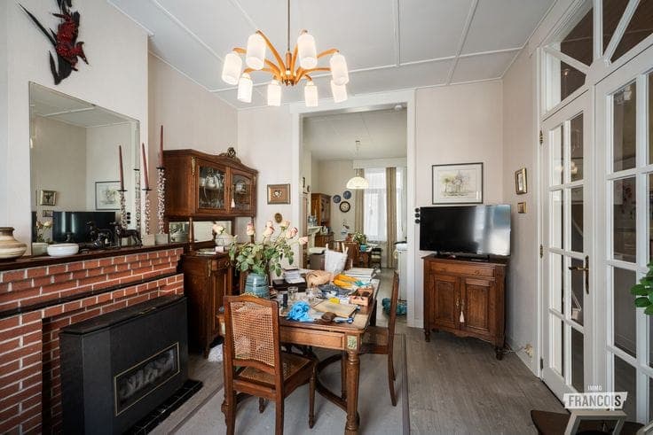Spacious renovated home for sale in a central location in B…