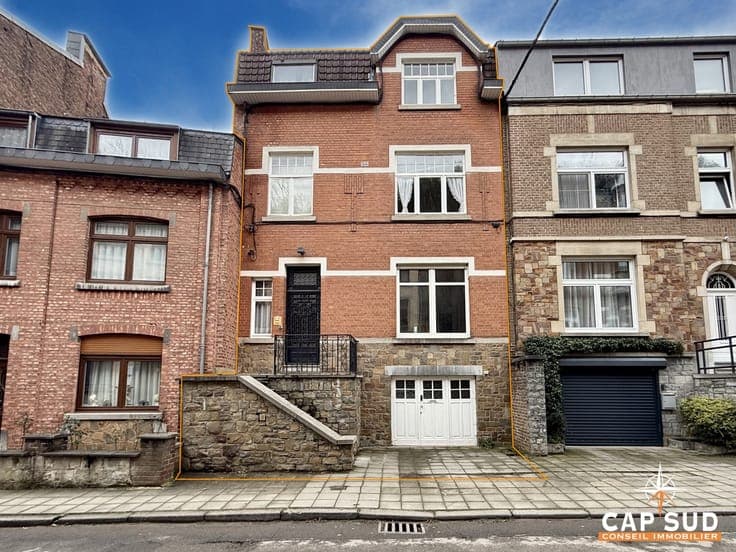 House with Meuse view and great potential – 229 sqm