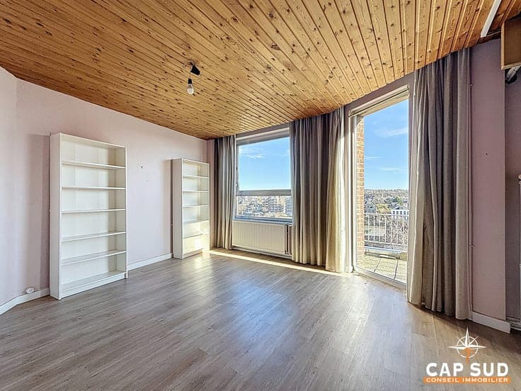 House with Meuse view and great potential – 229 sqm