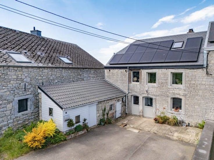 Charmante maison en pierre peu énergivore et avec jardin