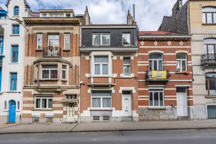 FOREST - Brussels house ± 230 m² (4 bed/2 shower/terrace)