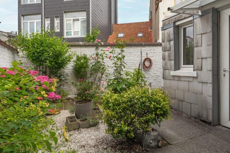 FOREST - Brussels house ± 230 m² (4 bed/2 shower/terrace)