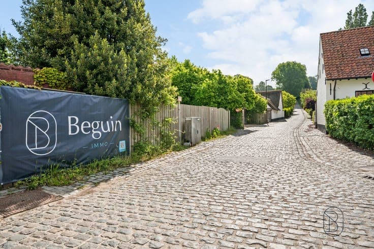 Af te breken woning (6% BTW mog.), a/d voet v/d Koppenberg.