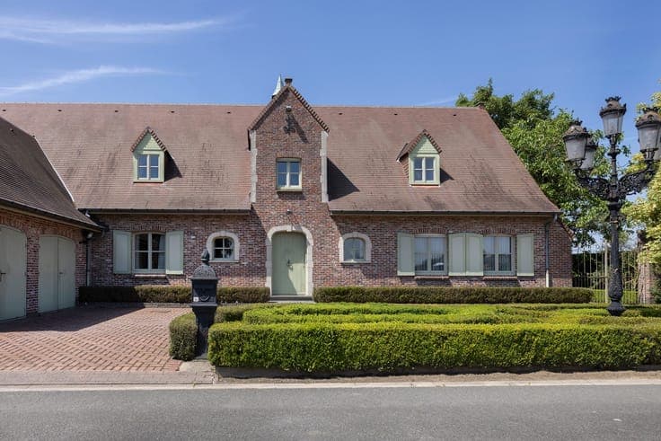 Klassieke villa op rustige ligging in Ingelmunster