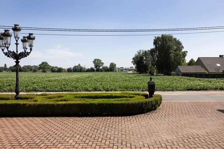 Klassieke villa op rustige ligging in Ingelmunster