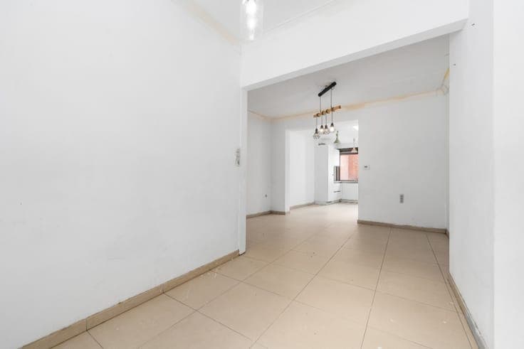 House with courtyard in Hamme centre
