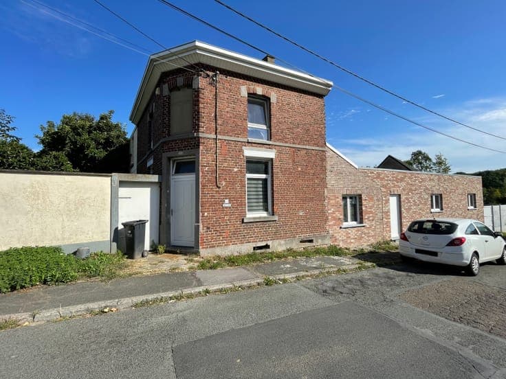 House in Dour
