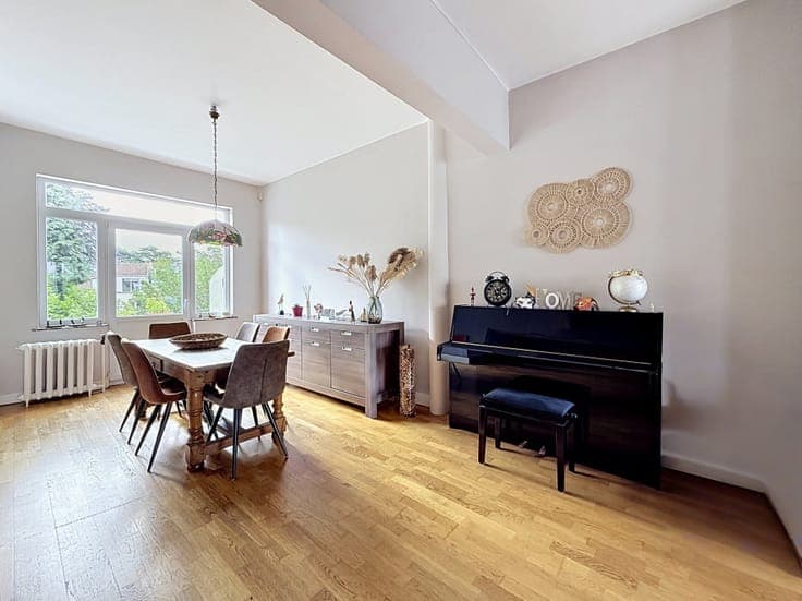 BEAUTEFUL 3 TO 4 BEDROOM HOUSE WITH OFFICE,GARDEN AND GARAGE
