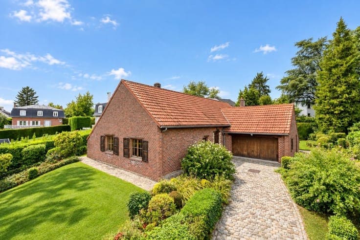Villa-fermette to renovate in the Marnix area