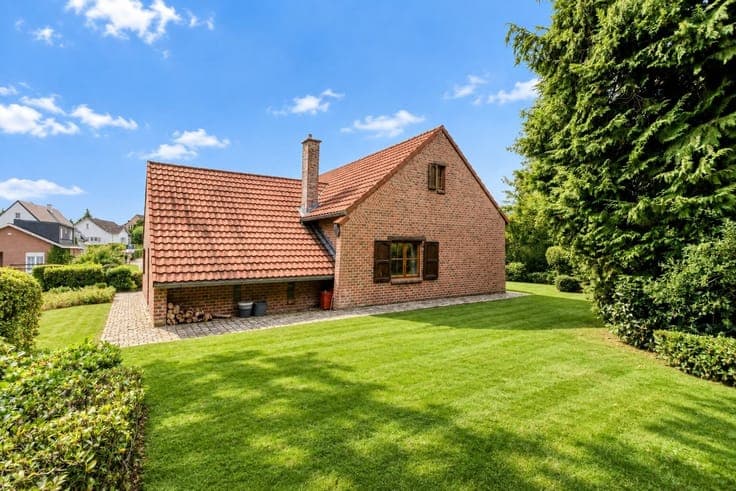 Villa-fermette to renovate in the Marnix area