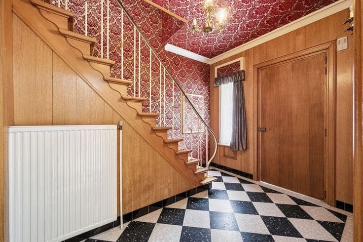 Characterful family home with garage and large garden