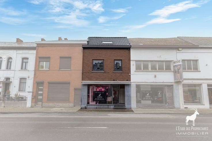 House to renovate with potential in HAINE-SAINT-PAUL