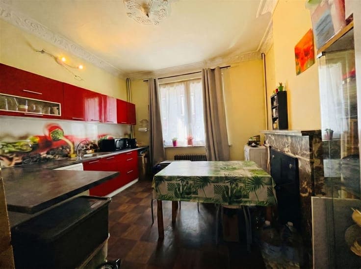 Large 4-bedroom family home near Médiacité