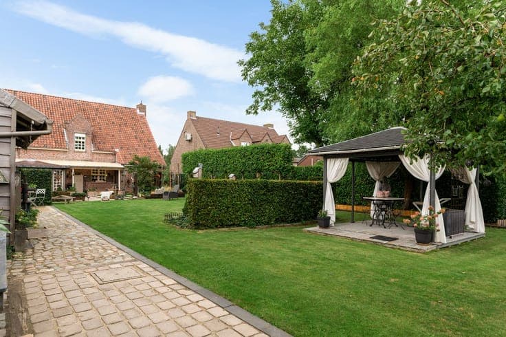 Charmante woning met 4 slaapkamers, grote tuin en dubbele...
